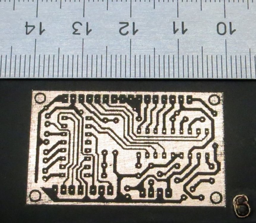 lcd_serie_pcb1.thumb.jpg.082e83b0079cb923d2ed56737cc197ae.jpg