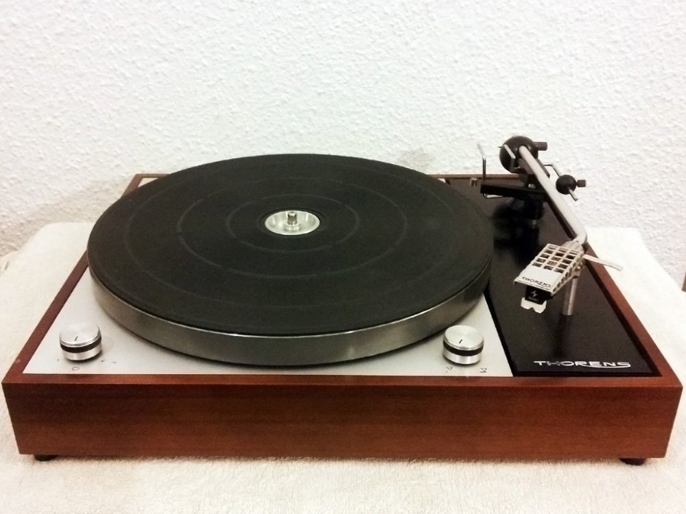 Thorens_TD150_MkII__TP13a_tonearm__Shure_M44C_(9486911553).thumb.jpg.8eb471976c78b563d9cce07a8511c60c.jpg